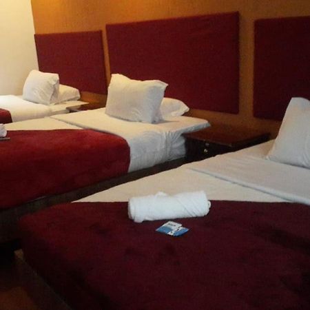Hostal Nizza Куэнка Экстерьер фото