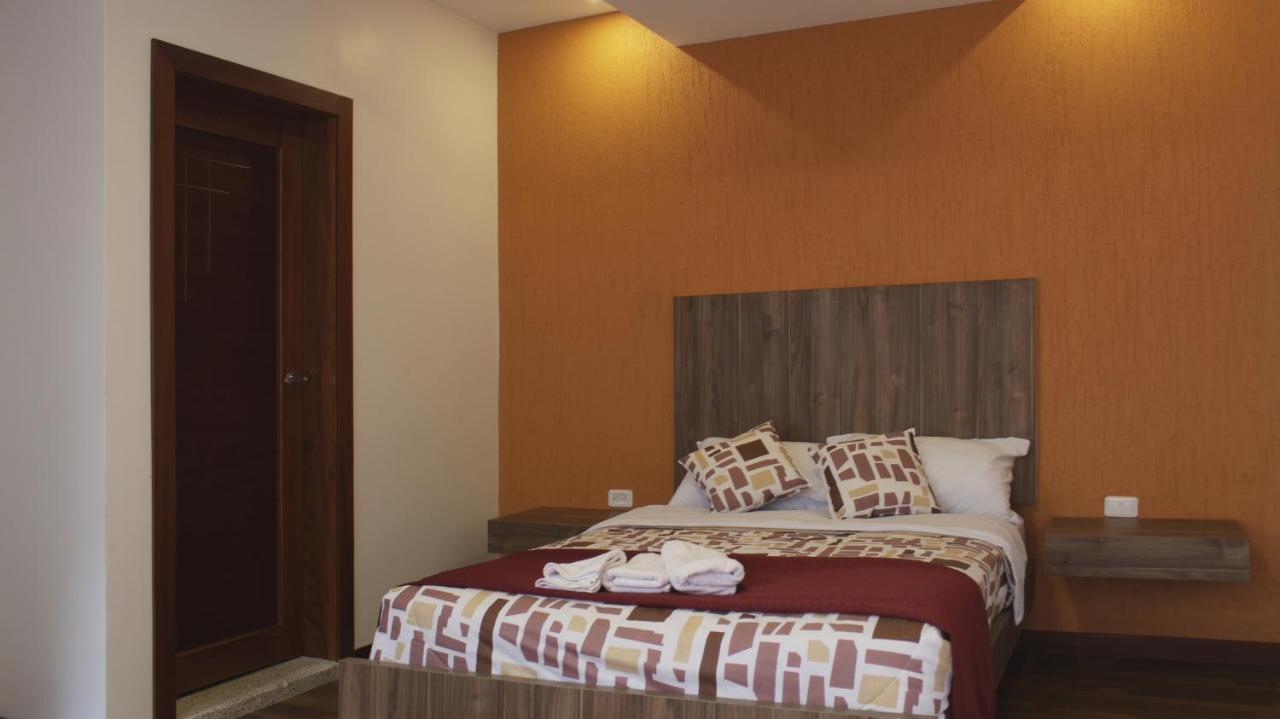 Hostal Nizza Куэнка Экстерьер фото